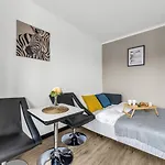 National Stadium Studio - Metro Nearby - By Rentujemy